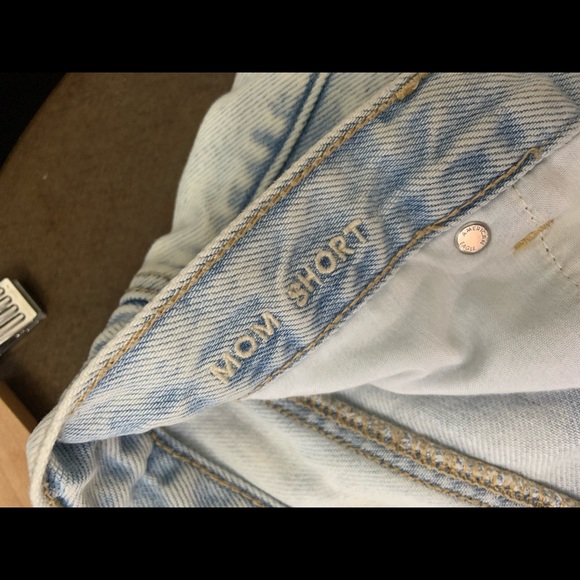 American Eagle | mom short denim distressed size 4 - Picture 4 of 4